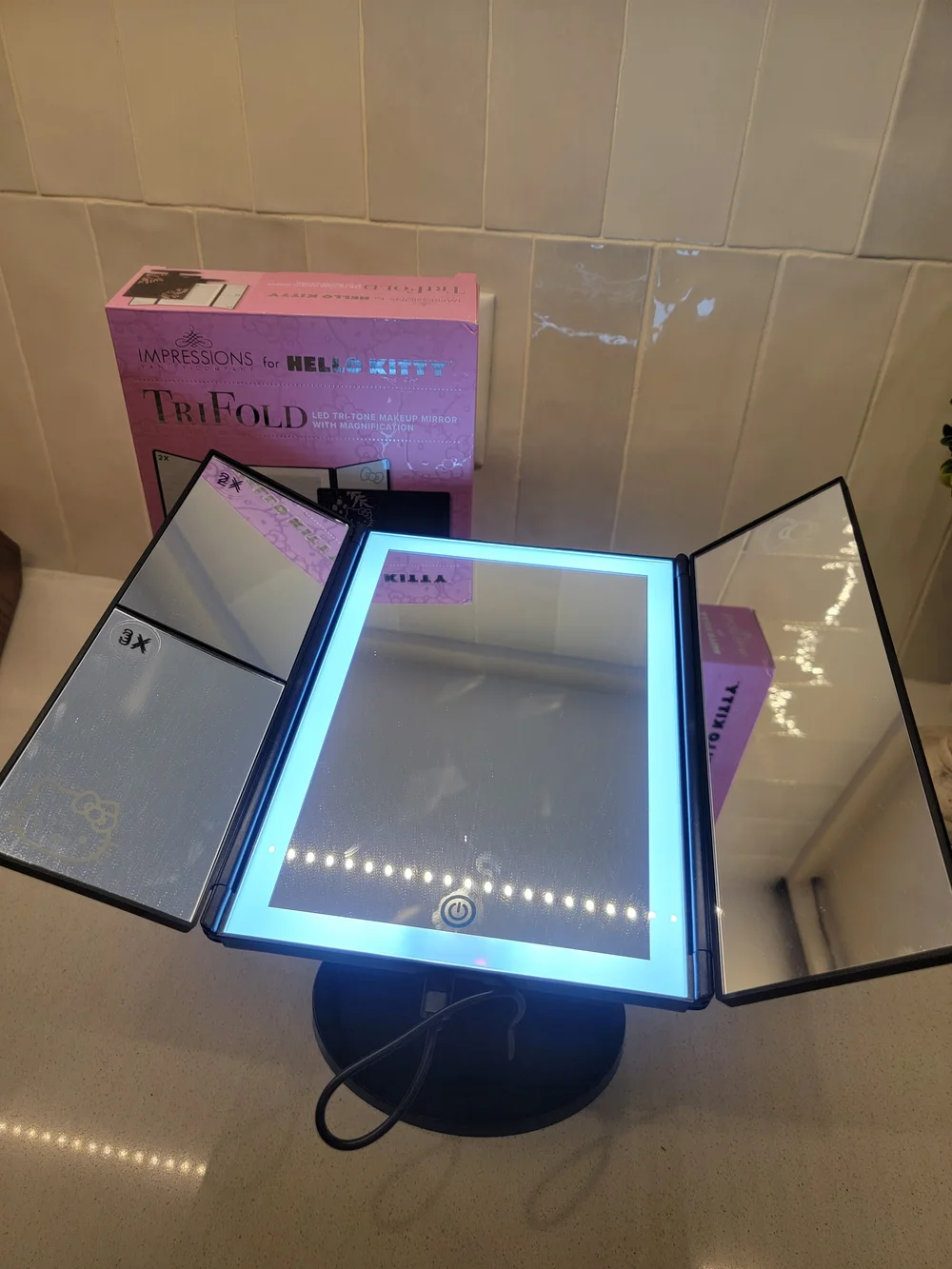Impressions for Hello Kitty Tri-Fold Lighted Makeup Mirror - Pink & Black